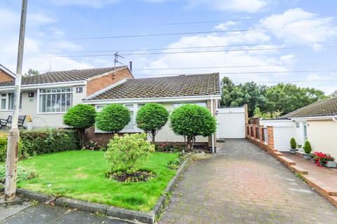 2 bedroom bungalow for sale - Deepdale Close, Whickham, Newcastle upon Tyne, Tyne and Wear, NE16 5SN