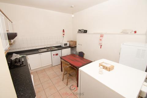 4 bedroom flat to rent, Caledonian Road, London  N7