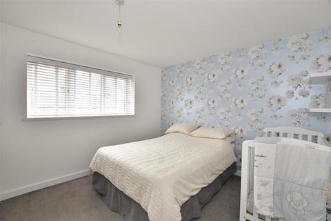 2 Boult Road, Basildon, SS15 5RQ