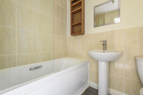 10 Boundary Way, Carterton, OX18 1LT
