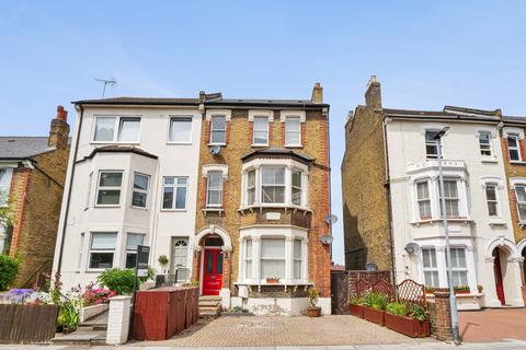 Flat 2, 8 Wellington Gardens, London, SE7 7PH
