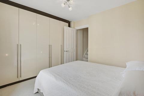 Flat 2, 8 Wellington Gardens, London, SE7 7PH