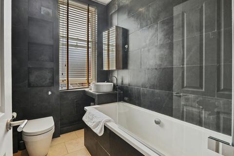Flat 2, 8 Wellington Gardens, London, SE7 7PH