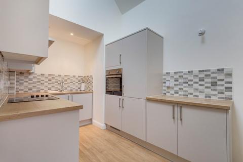 2 Berkeley Gardens, Leigh-on-sea, SS9 2TE