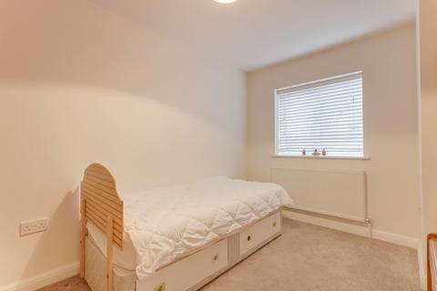 2 Berkeley Gardens, Leigh-on-sea, SS9 2TE