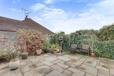 2 Berkeley Gardens, Leigh-on-sea, SS9 2TE