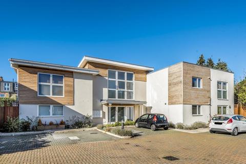 6 Burcham Close, Hampton, TW12 2EP