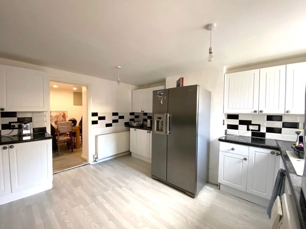 Richmond Road, Gillingham, 3 bed terraced house £250,000