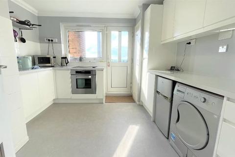 46 Victor Court, Hornchurch, RM12 4XF