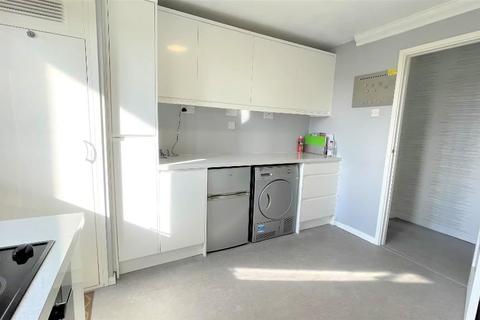 46 Victor Court, Hornchurch, RM12 4XF