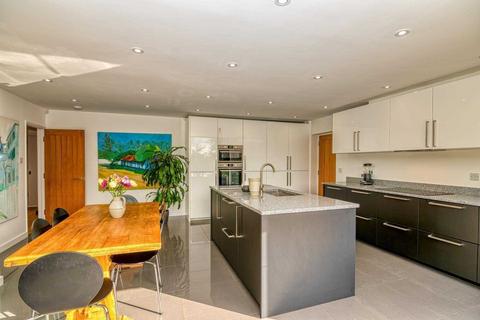 7 Kelmscott Close, Caversham, Reading, RG4 7DG