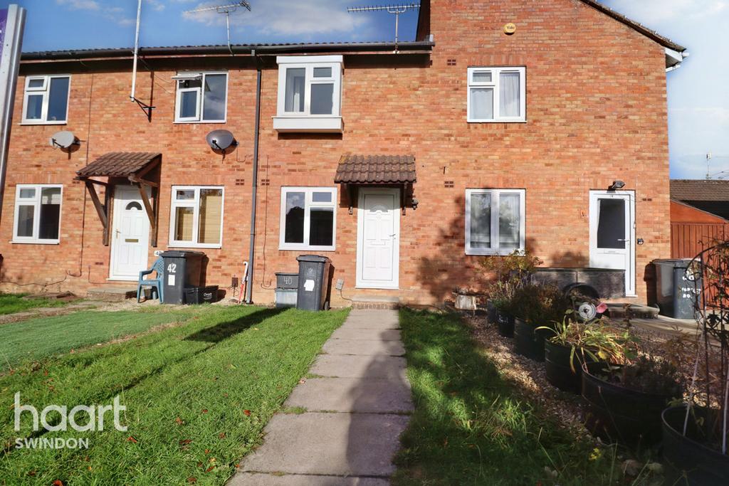 Worsley Road, Swindon 2 bed terraced house for sale £190,000