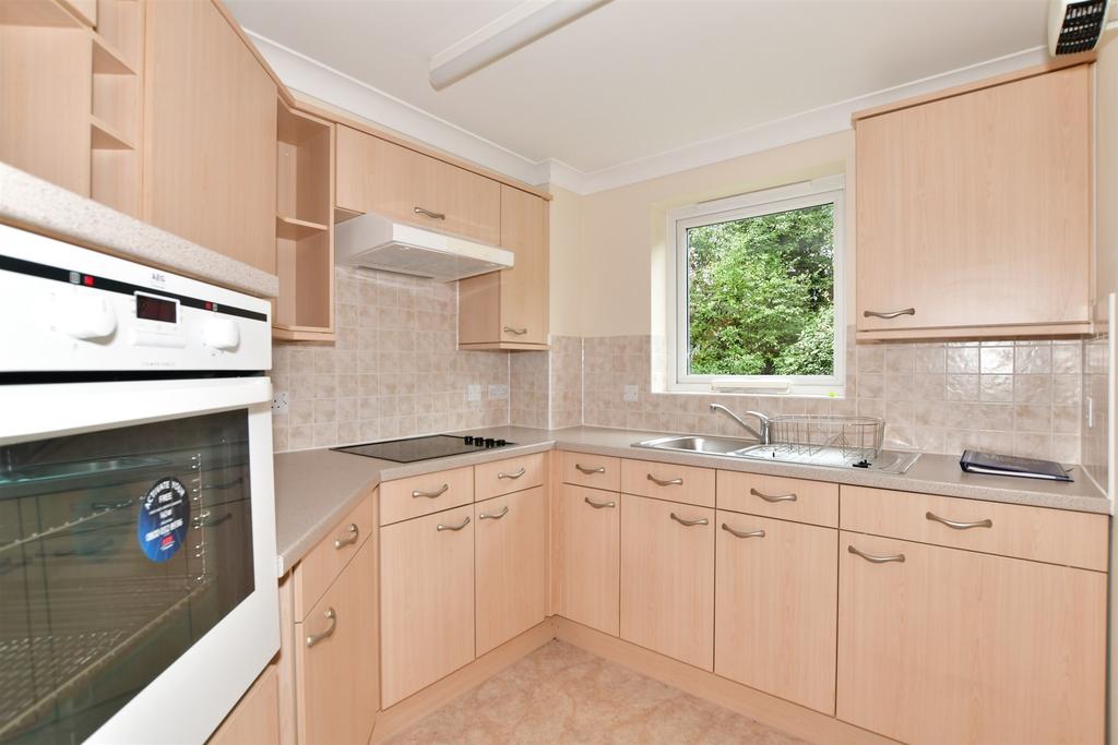 Stanley Road, Folkestone, Kent 1 bed ground floor flat for sale £78,000