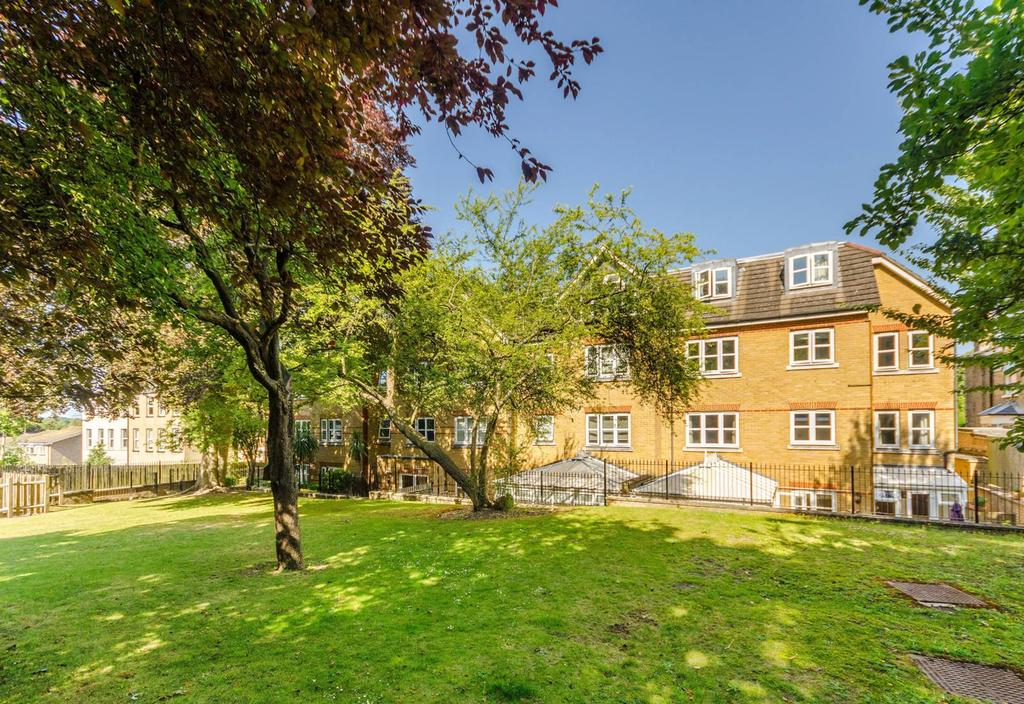 Birdhurst Road, South Croydon, CR2 2 bed flat for sale £330,000