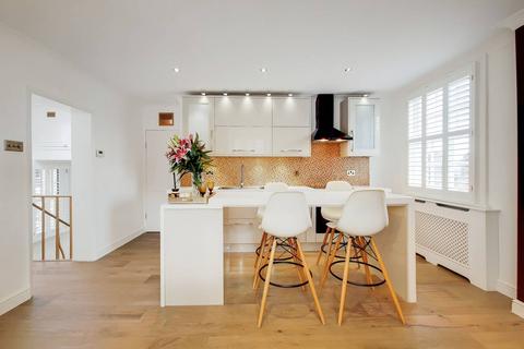 2 bedroom flat to rent, The Mount, Hampstead, London, NW3