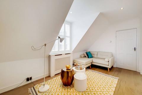 2 bedroom flat to rent, The Mount, Hampstead, London, NW3