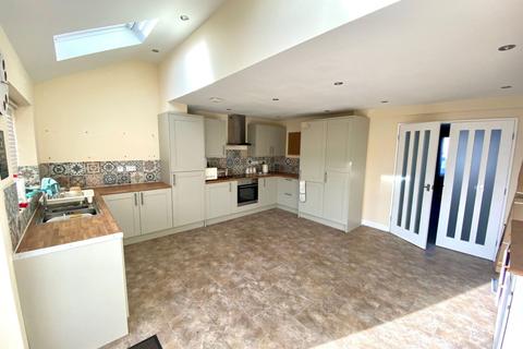 3 bedroom semi-detached house for sale - Sansom Court, The Arbours, Northampton NN3 3RP