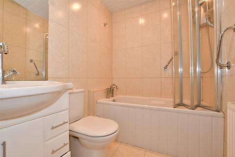 8 Mason Way, Waltham Abbey, EN9 3ET