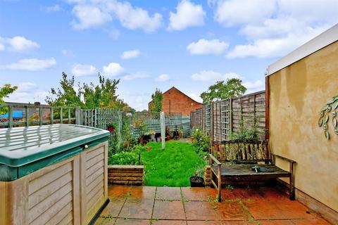 8 Mason Way, Waltham Abbey, EN9 3ET