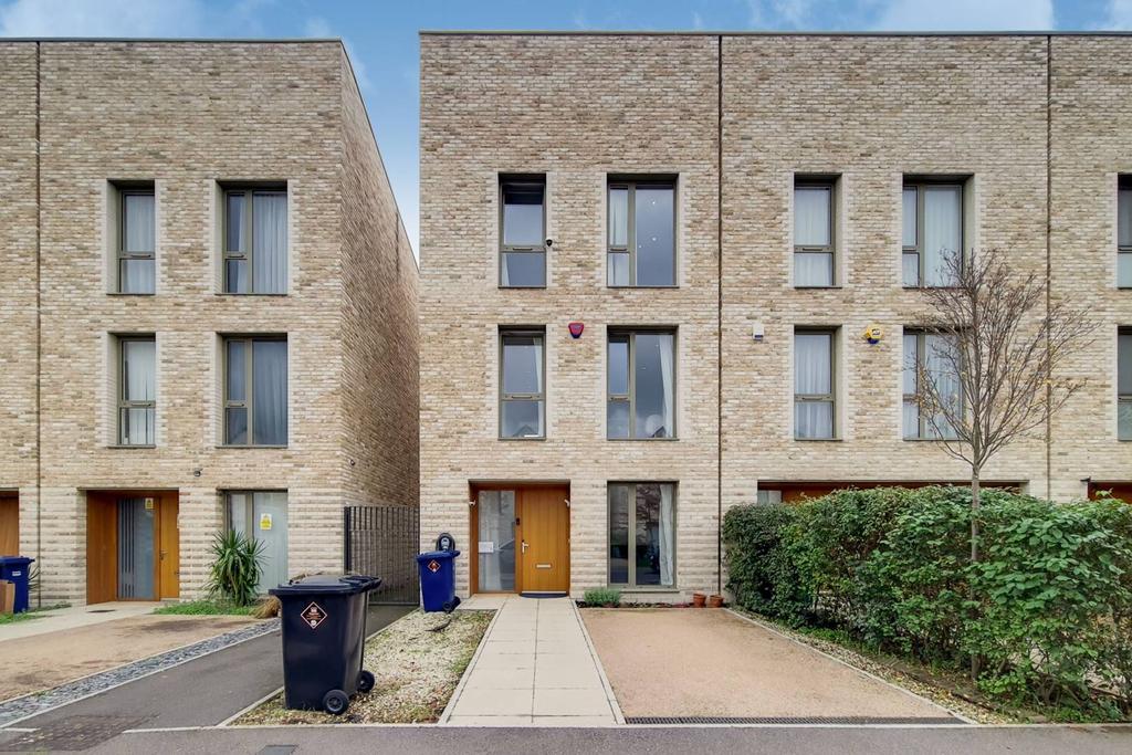Camborne Road, Edgware, HA8 4 bed terraced house £750,000
