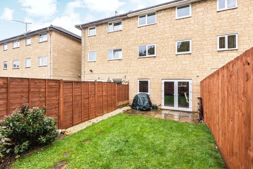 Stratton Heights, Cirencester GL7 2RL 3 bed terraced house £1,335 pcm