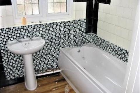 3 bedroom semi-detached house to rent, Grenfell Gardens, Kenton, HA3 0QZ