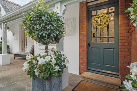 40 Eton Road, Datchet, Slough, SL3 9AY