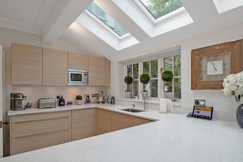 40 Eton Road, Datchet, Slough, SL3 9AY
