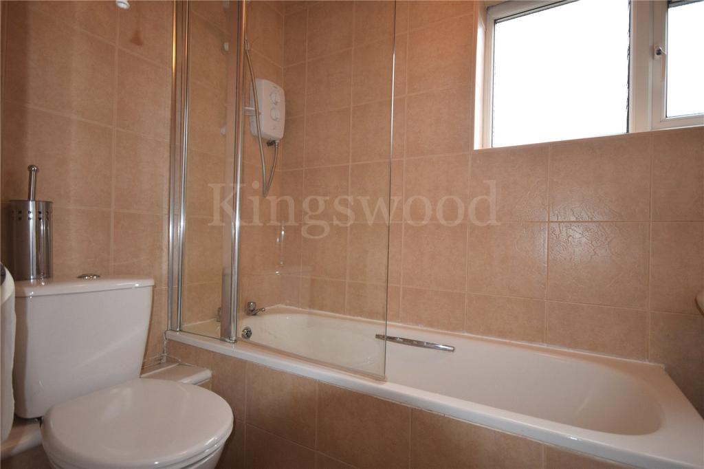 Pin Mill, Basildon, Essex, SS14 1 bed apartment £775 pcm (£179 pw)