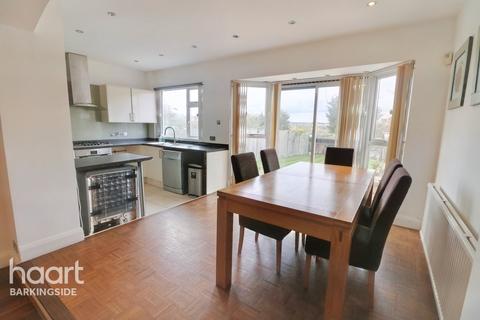 5 bedroom terraced house for sale - Herent Drive, Clayhall