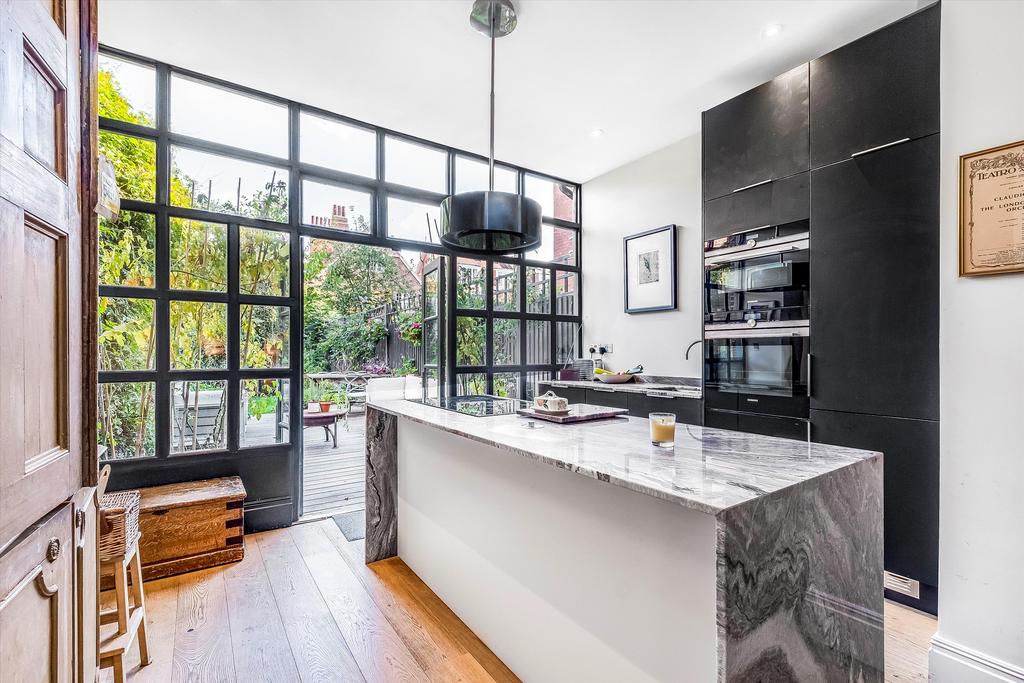 Woodstock Road, London, W4 2 bed flat for sale £1,750,000