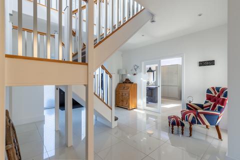 5 bedroom detached house for sale - Totland Bay, Isle of Wight