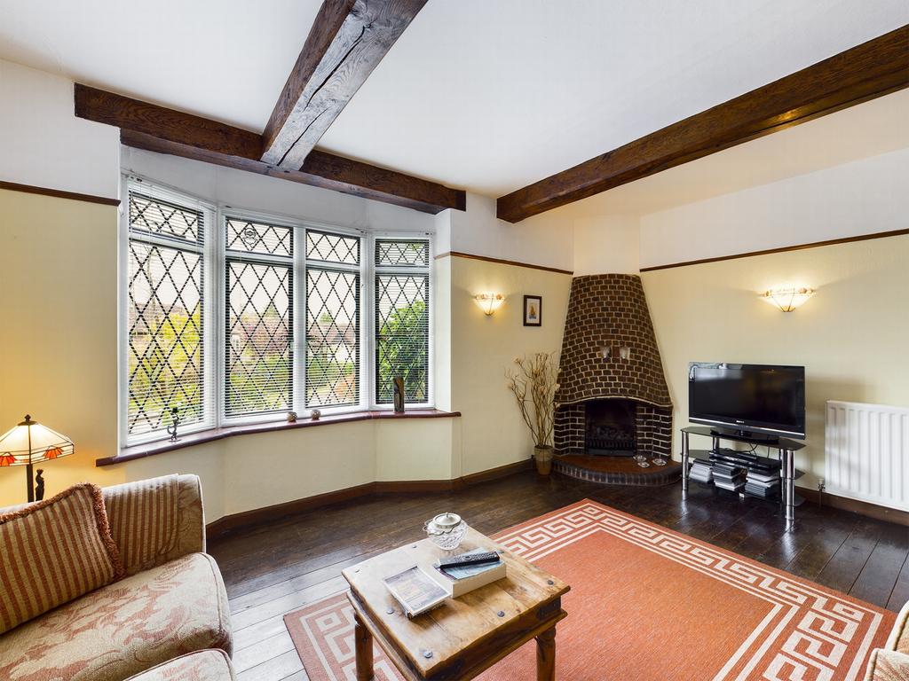 Summerhill Close, Haywards Heath, RH16 3 bed house £660,000