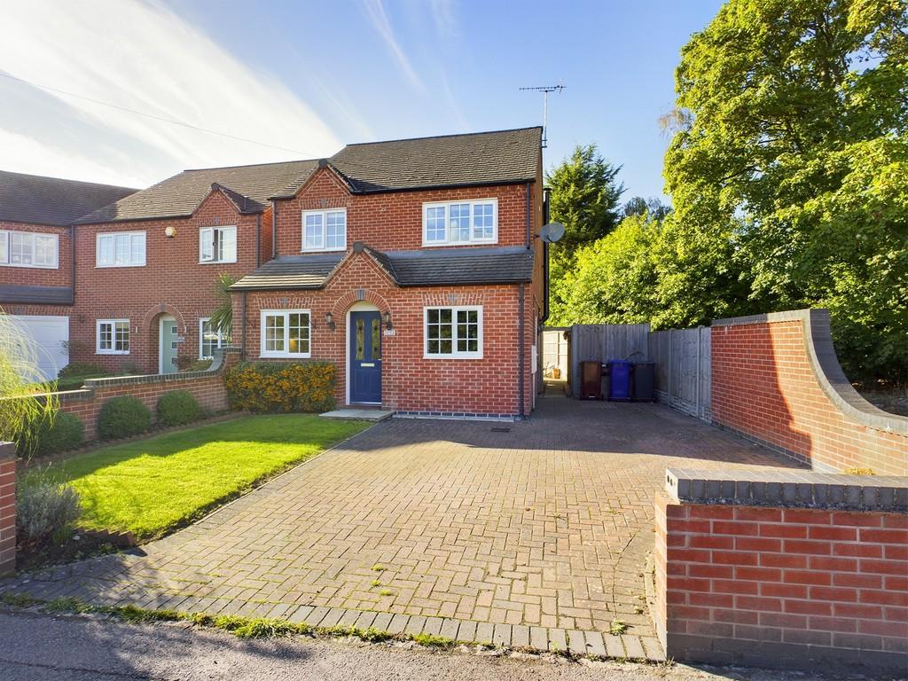 Henhurst Hill, BurtononTrent 3 bed detached house for sale £290,000