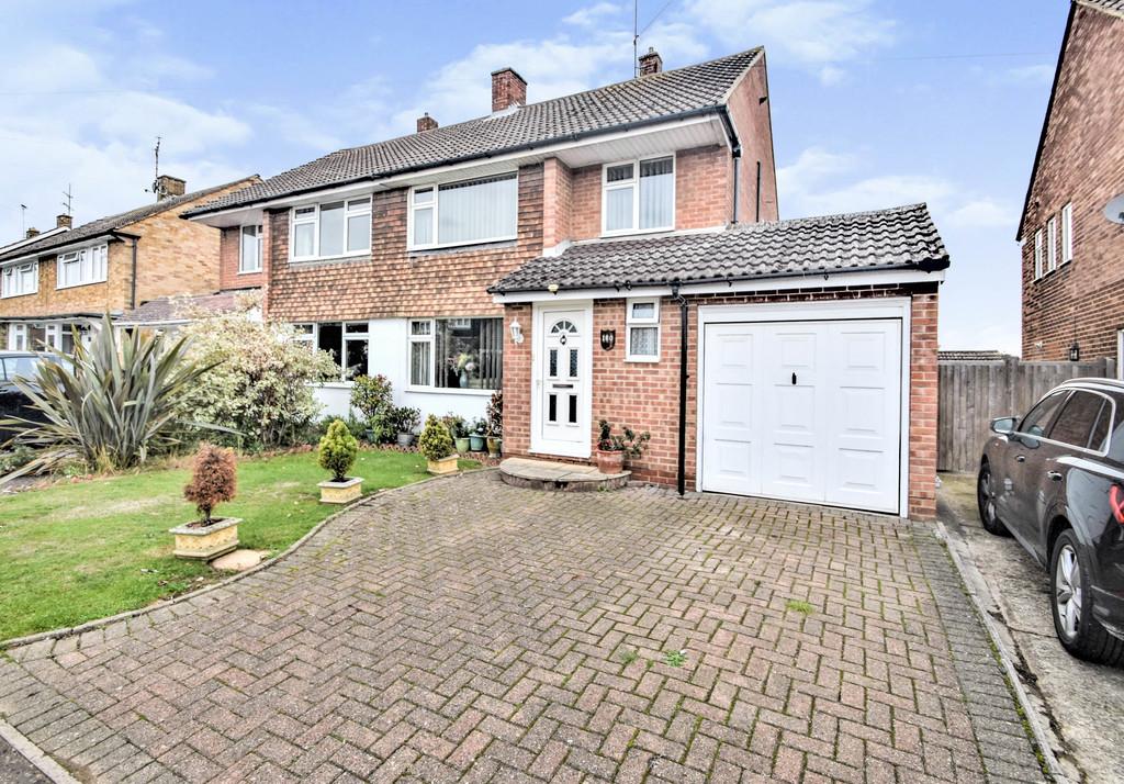 Beeches Road, Chelmsford, Essex CM1 2RZ 3 bed semidetached house £450,000