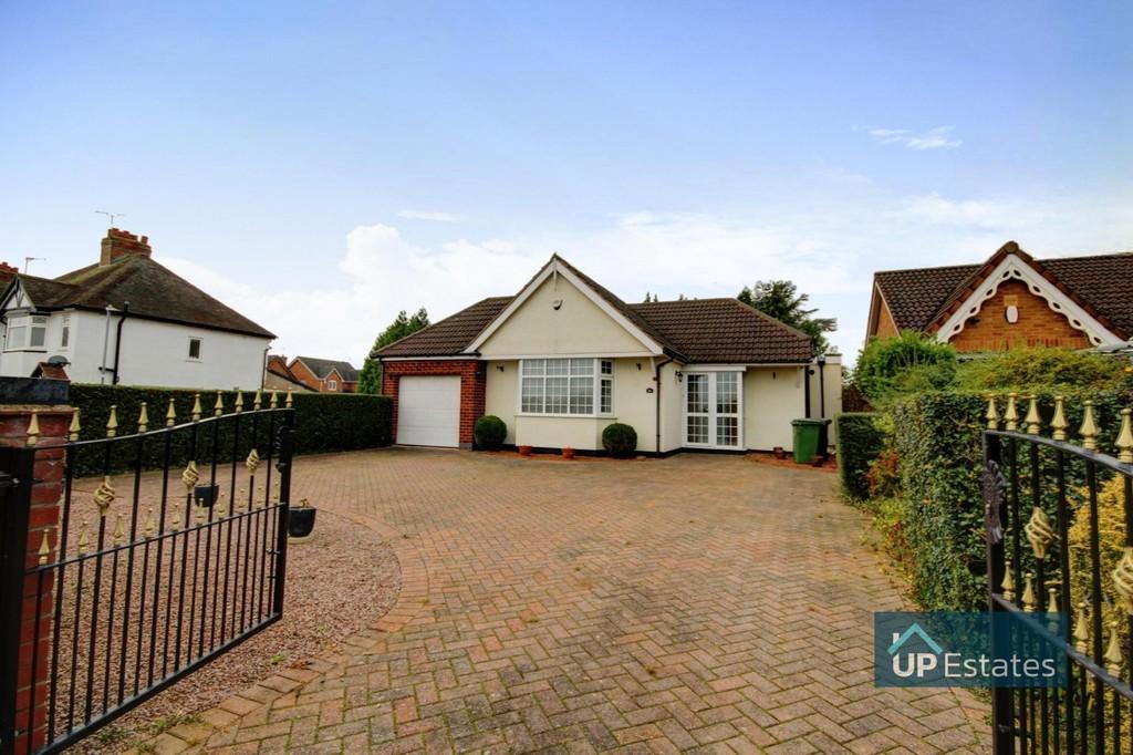 Nuneaton Road, Bulkington 2 bed detached bungalow £450,000