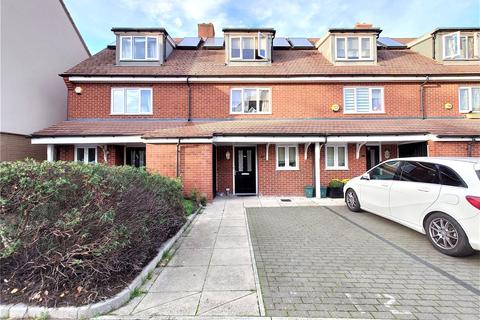 3 bedroom terraced house for sale - Freemantle Way, Hayes, Middlesex, UB3