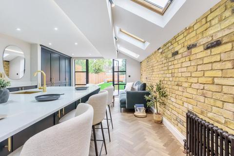 19 Reverdy Road, London, SE1 5QE