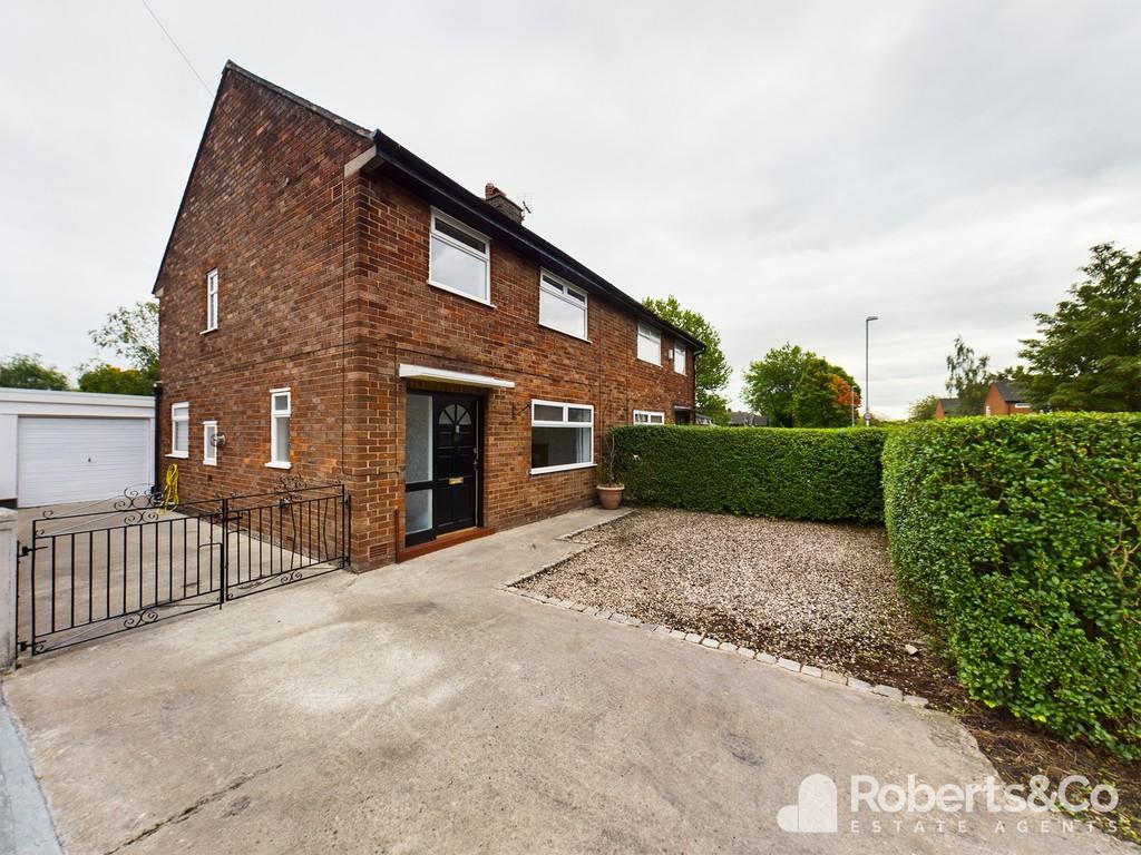 Hawkesbury Drive, Penwortham 3 bed semidetached house £175,000