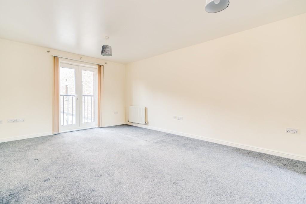 Laithe Hall Avenue, Cleckheaton 2 bed apartment for sale £119,995