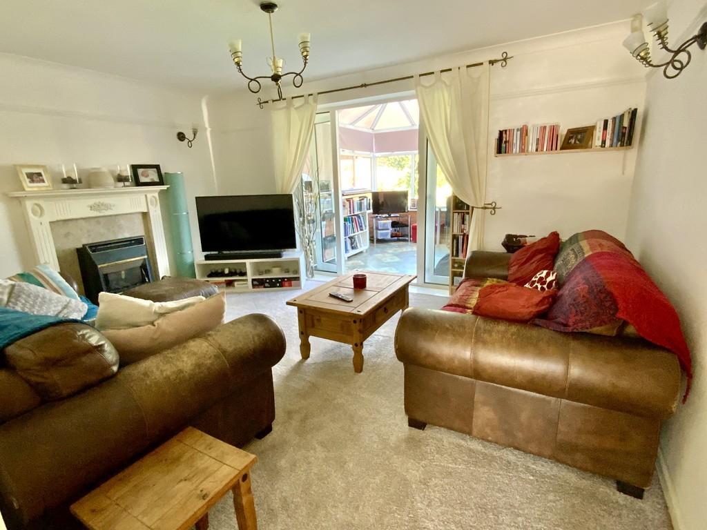 Roman Way, Daventry, NN11 0RW 4 bed detached house £335,000