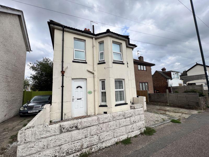 Alma Road, Bournemouth 1 bed apartment £825 pcm (£190 pw)