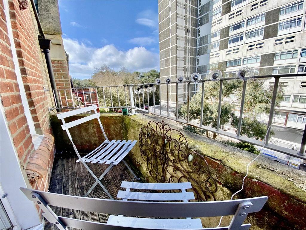 Durley Gardens, Bournemouth, BH2 Studio £750 pcm (£173 pw)