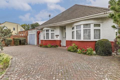 3 bedroom bungalow for sale - Brigadier Hill, Enfield