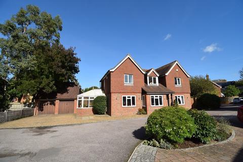 5 bedroom detached house for sale - Moat Close, Chipstead, Sevenoaks, TN13