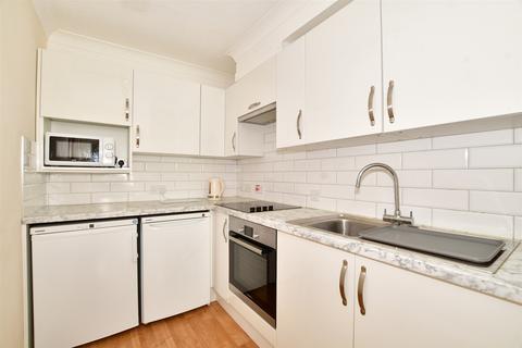1 bedroom ground floor flat for sale - London Road, Uckfield, East Sussex