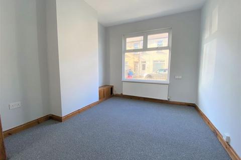 3 bedroom terraced house to rent, Stunning Home. Downing Street, Newport