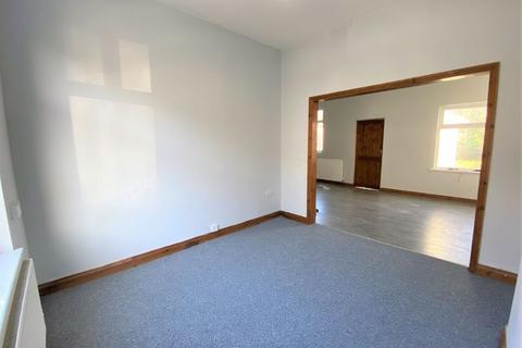 3 bedroom terraced house to rent, Stunning Home. Downing Street, Newport
