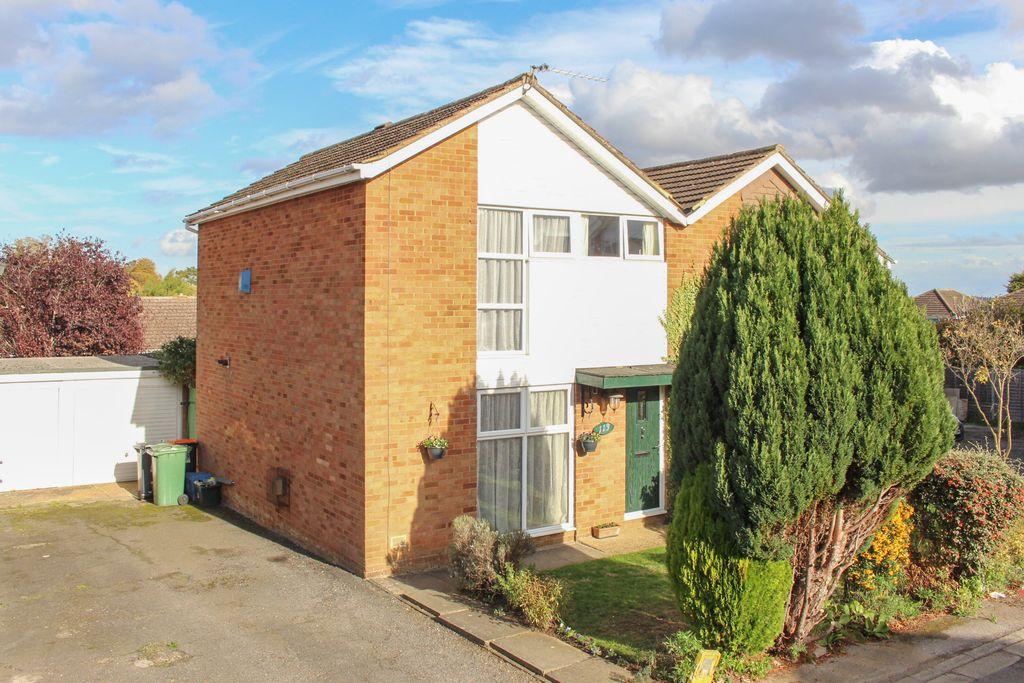 Bideford Green, Linslade, Leighton... 3 bed semidetached house £375,000