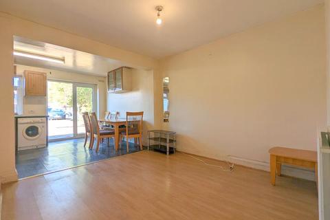 218 Bedfont Lane, Feltham, TW14 9NW